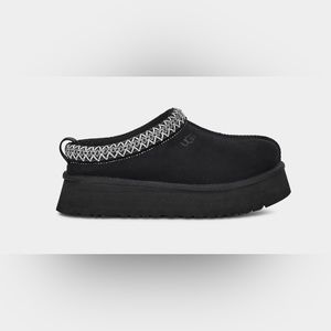 NWT: UGG Women’s Black Tazz Size 8 in original packaging